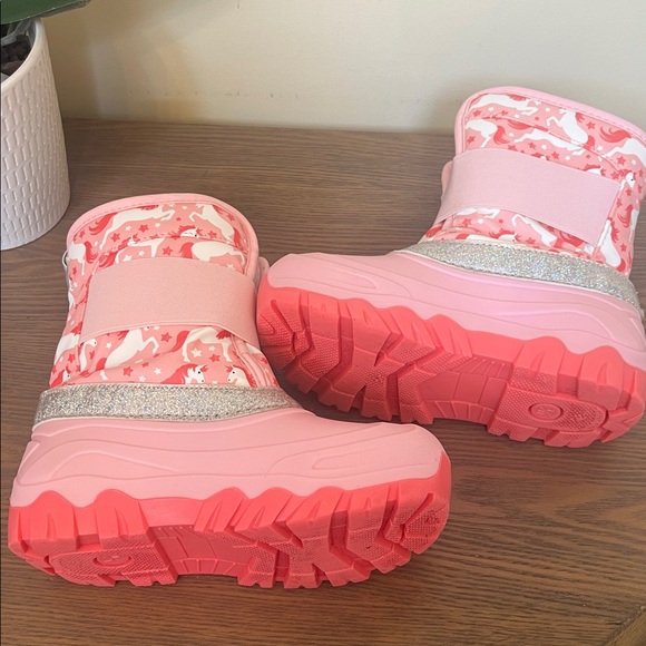 Girl’s Pink and Silver Unicorn Star Patterned Snow Boots Size 13/1 - Picture 5 of 7